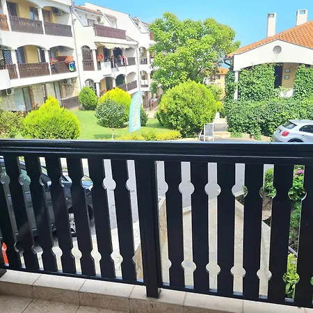 Διαμέρισμα в комплекс трявна бийч