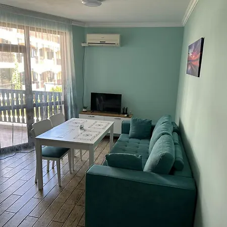 Apartment трявна бийч *